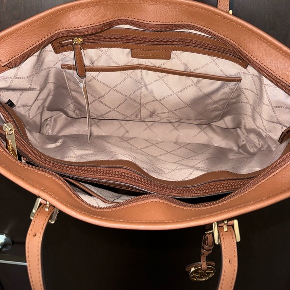 Michael Kors Tote bag - Picture 11 of 15